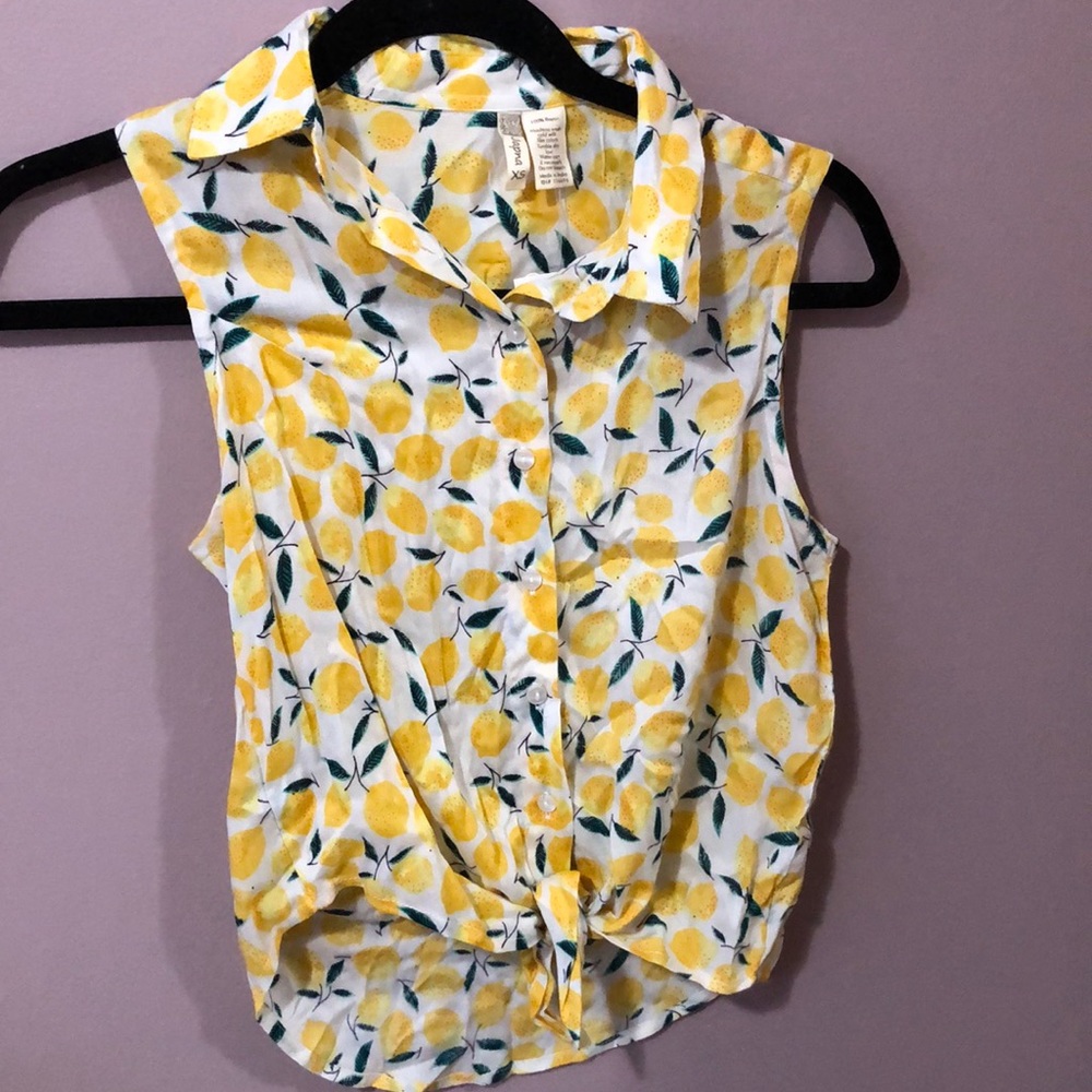 Lemon print top
